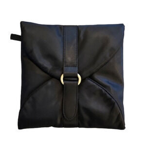 Nwt Womens gemvelopes black nylon fold up travel jewelry organizer.